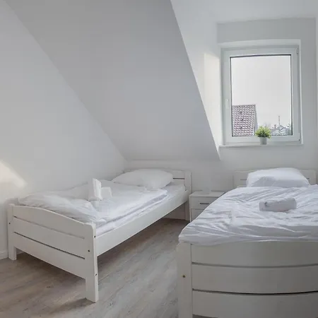 Jobostays - Fehn Monteurswohnungen Mit Parkplatz Neubau Naehe Meyerwerft Apartment