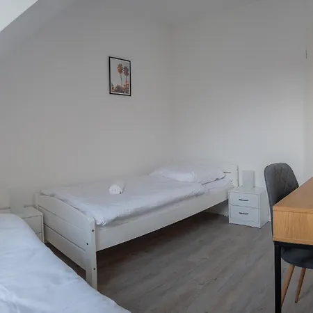 Jobostays - Fehn Monteurswohnungen Mit Parkplatz Neubau Naehe Meyerwerft
