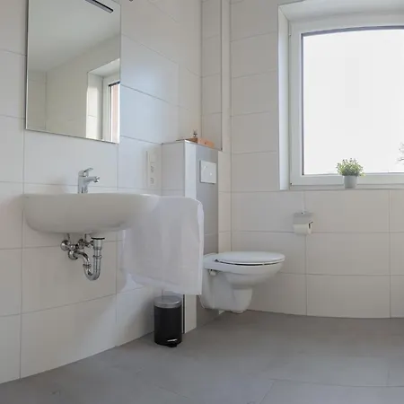 Jobostays - Fehn Monteurswohnungen Mit Parkplatz Neubau Naehe Meyerwerft Apartment