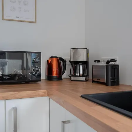 Jobostays - Fehn Monteurswohnungen Mit Parkplatz Neubau Naehe Meyerwerft Apartment