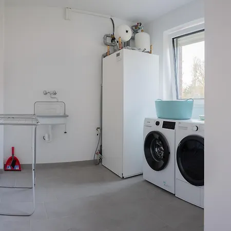 Apartment Jobostays - Fehn Monteurswohnungen Mit Parkplatz Neubau Naehe Meyerwerft *